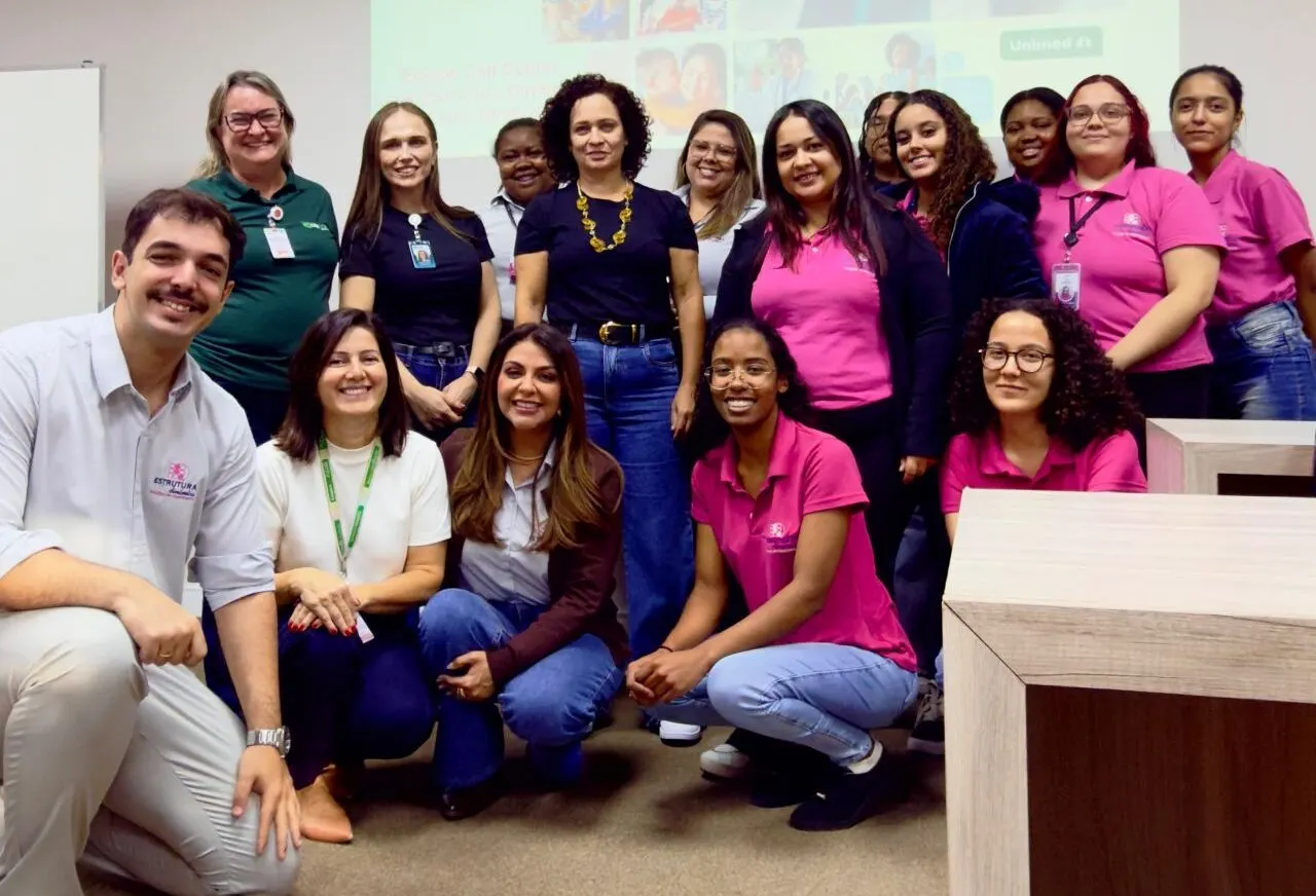 Equipe de atendentes da Estrutura Dinâmica reunida